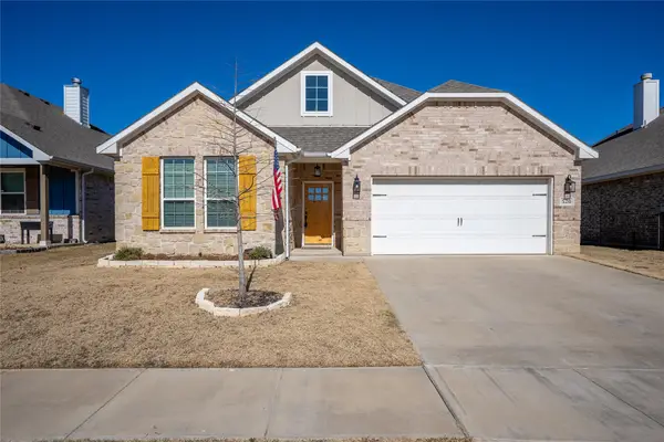 520 Mustang Lane, Pilot Point, TX 76258