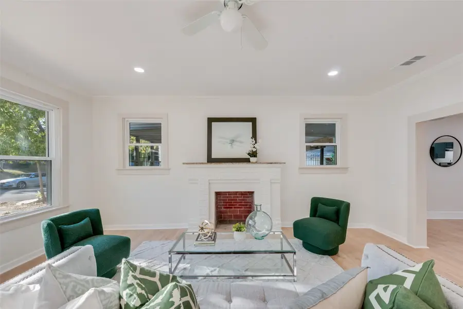 922 Cristler Avenue, Dallas, TX 75223 - Image #2