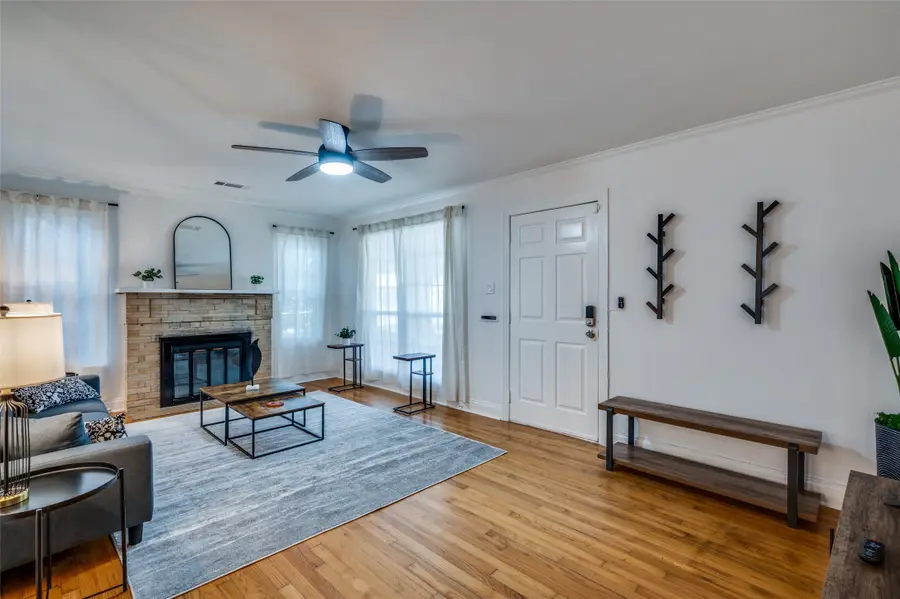 1025 Cleckler Avenue, Fort Worth, TX 76111 - Image #2