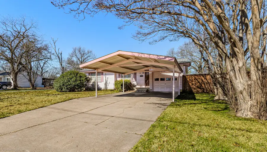 1401 N Rockwall Avenue, Terrell, TX 75160 - #3