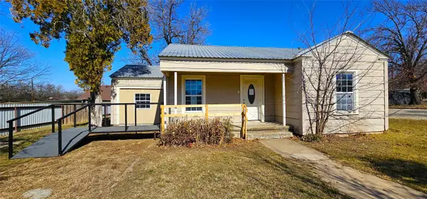 317 E 10th Street, Coleman, TX 76834