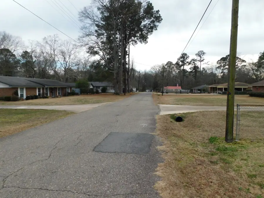 304 SE 8th Street, Springhill, LA 71075 - #2