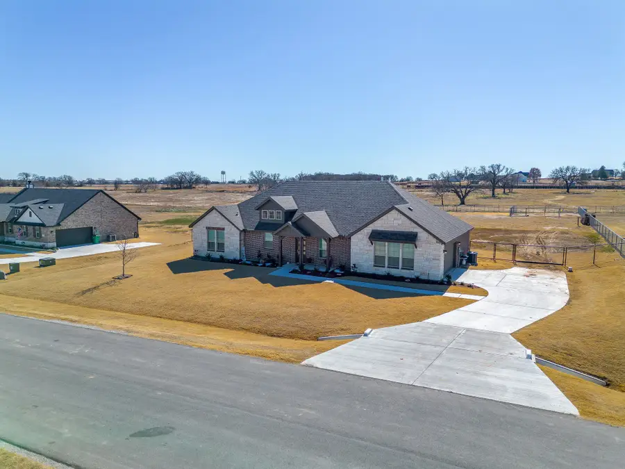 221 Lonicera Lane, Paradise, TX 76073 - #3