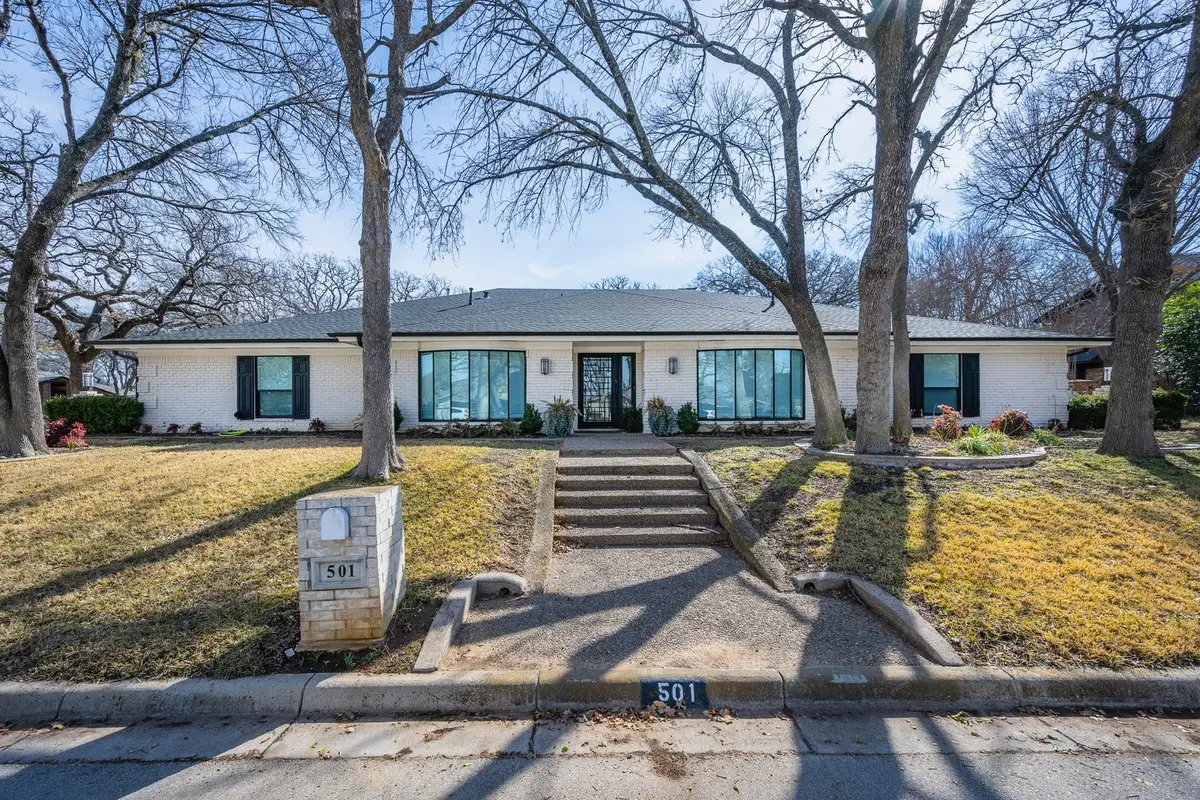 501 N Havenwood Lane, Fort Worth, TX 76112 - Image #1