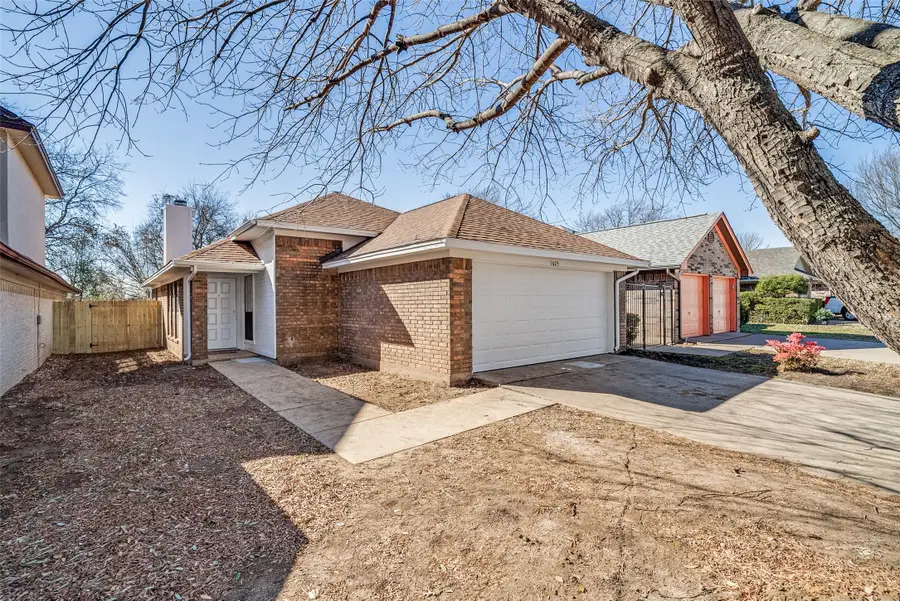 1625 Woodhall Way, Fort Worth, TX 76134 - #2