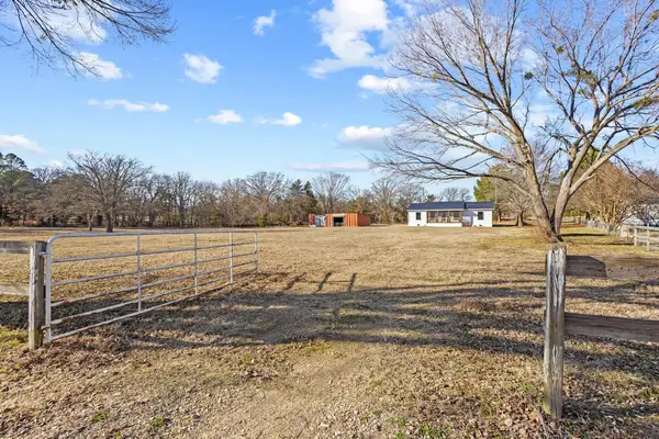 4572 County Road 2700, Telephone, TX 75488