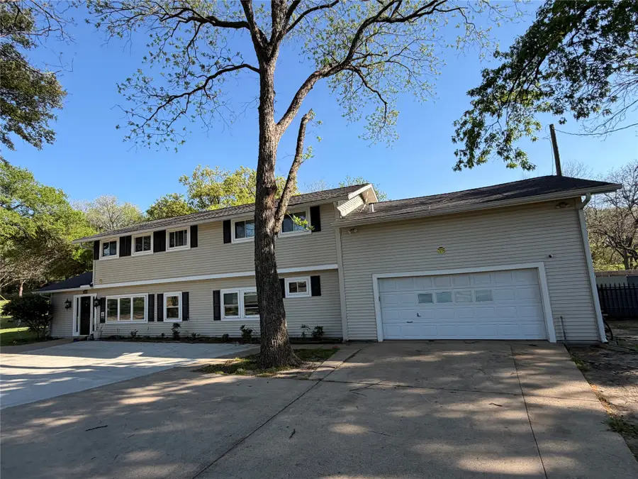 1009 Country Club Road, Ennis, TX 75119 - #2