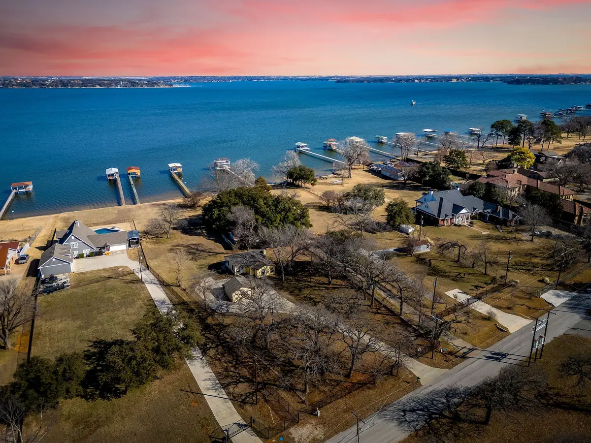 218 N Broadway Road, Azle, TX 76020 - #1