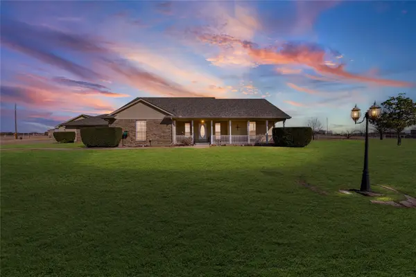 1043 Bells Chapel Road, Pecan Hill, TX 75165