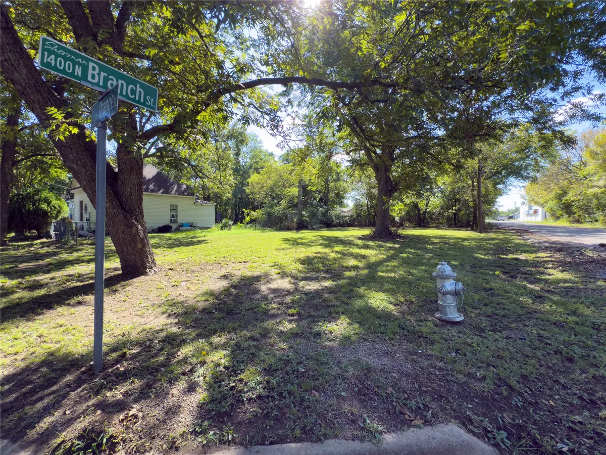 400 E Orange Street, Sherman, TX 75090 - #1