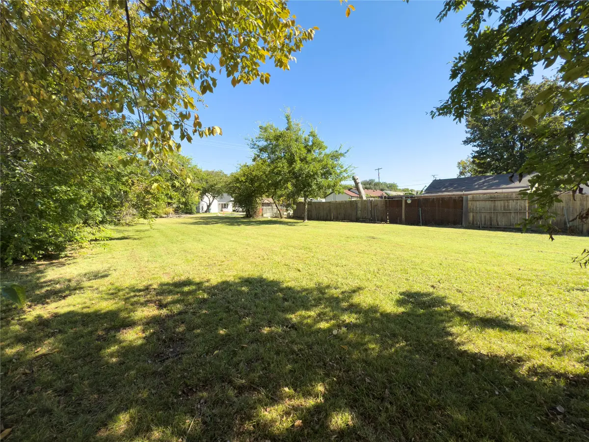 400 E Sycamore Street, Sherman, TX 75090 - #1