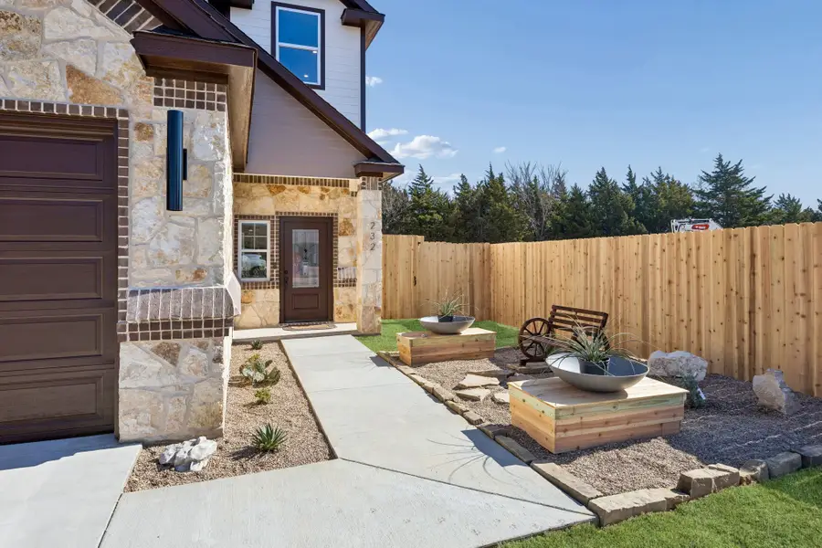 232 Hilltop Drive, Ennis, TX 75119 - #3