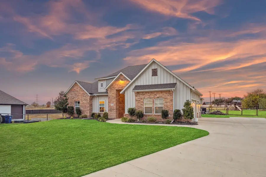 1318 Oliver Creek Lane, Justin, TX 76247 - #3