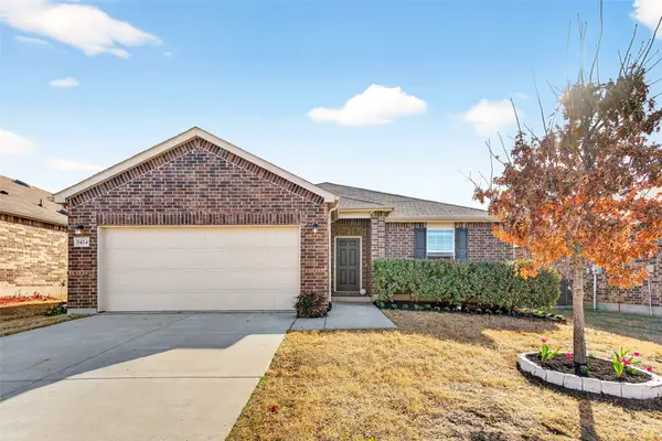 1424 Vernon Drive, Aubrey, TX 76227