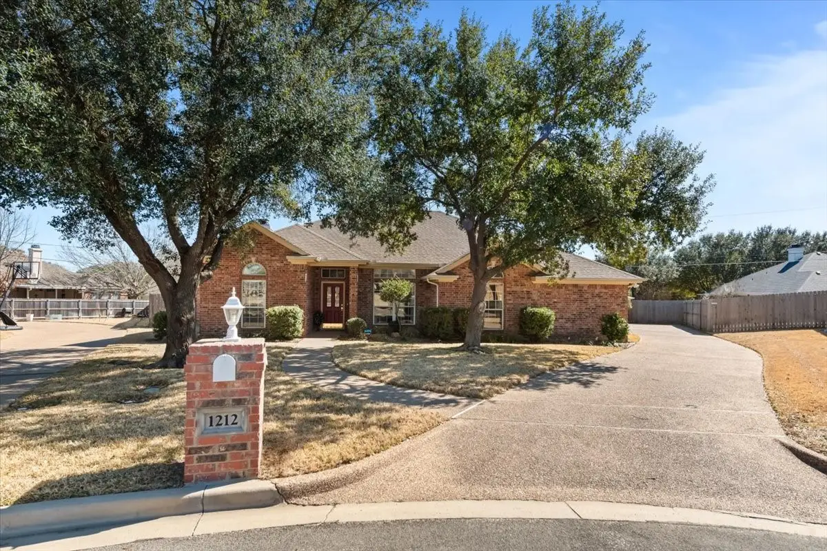 1212 Stonehill Circle, Hewitt, TX 76643 - #1