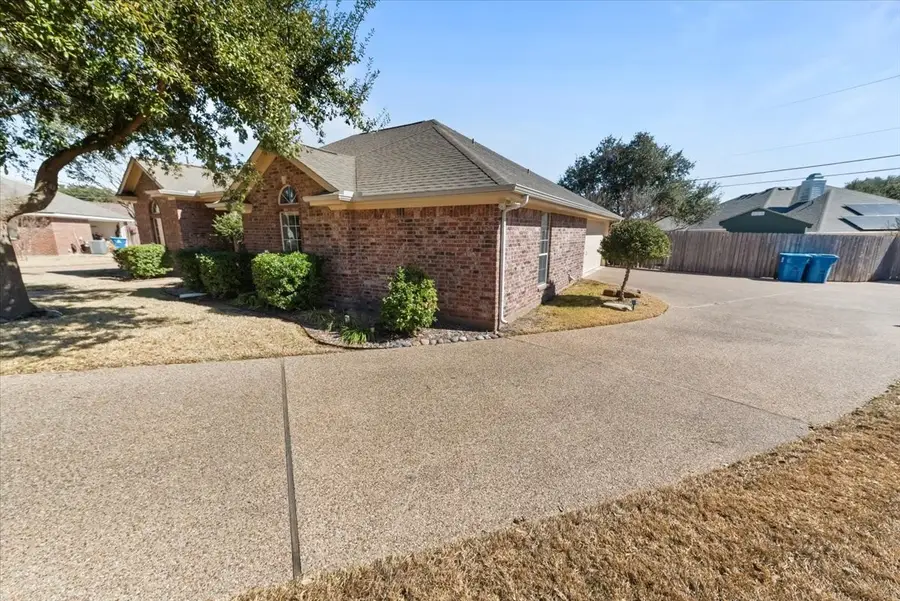 1212 Stonehill Circle, Hewitt, TX 76643 - #3