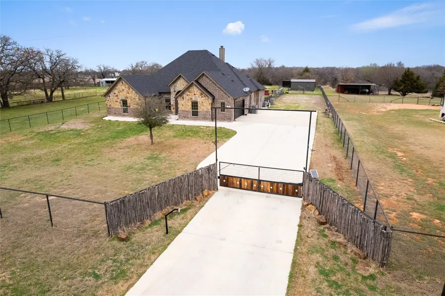 294 County Road 3386, Paradise, TX 76073 - #2