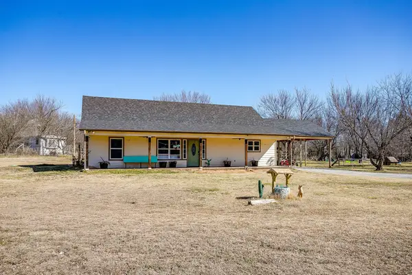 301 Willow Circle, Springtown, TX 76082