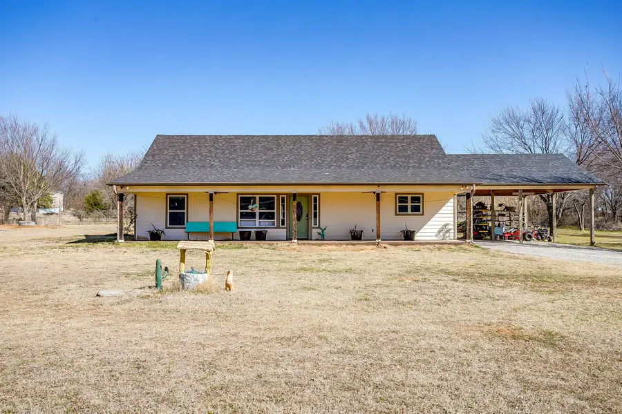 301 Willow Circle, Springtown, TX 76082 - #2