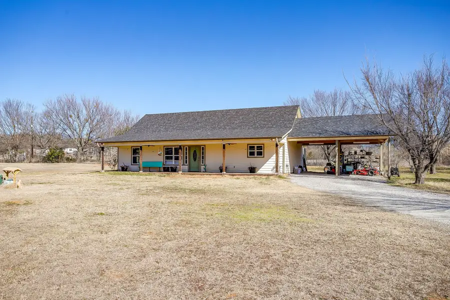 301 Willow Circle, Springtown, TX 76082 - #3