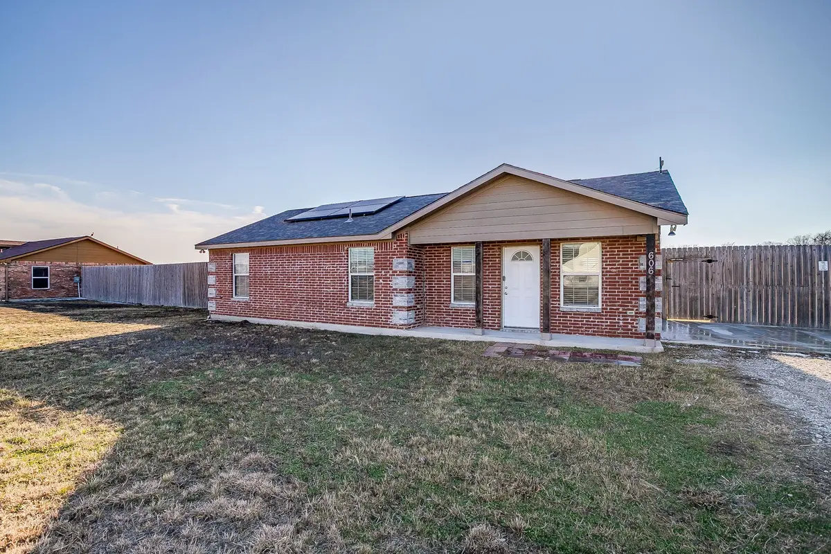 606 S Aquilla Street, Itasca, TX 76055 - #1