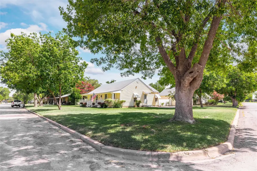 2308 Dartmore Street, Brownwood, TX 76801 - #3