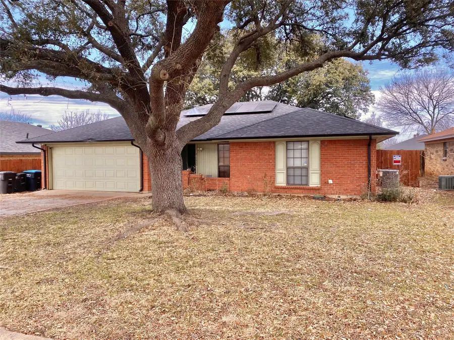 2820 Whitehurst Drive, Fort Worth, TX 76133 - Image #2