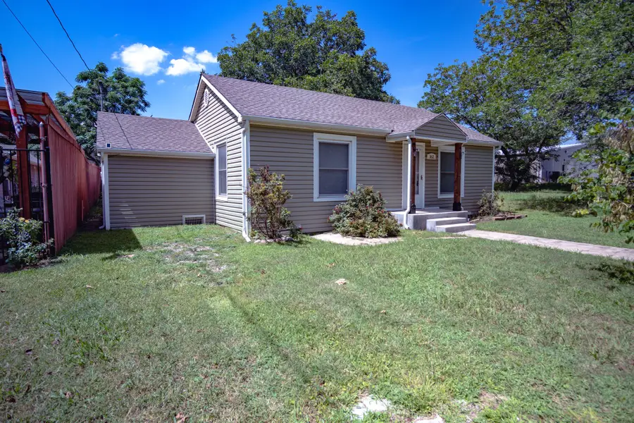 162 W Shreveport Street, Van Alstyne, TX 75495 - Image #2