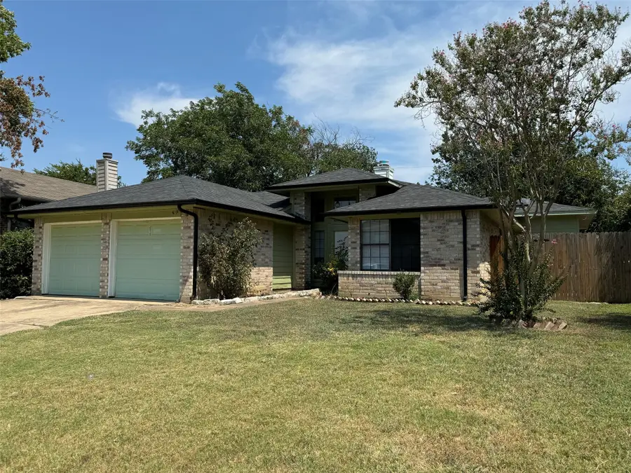 6511 Devine Drive, Arlington, TX 76001 - Image #2