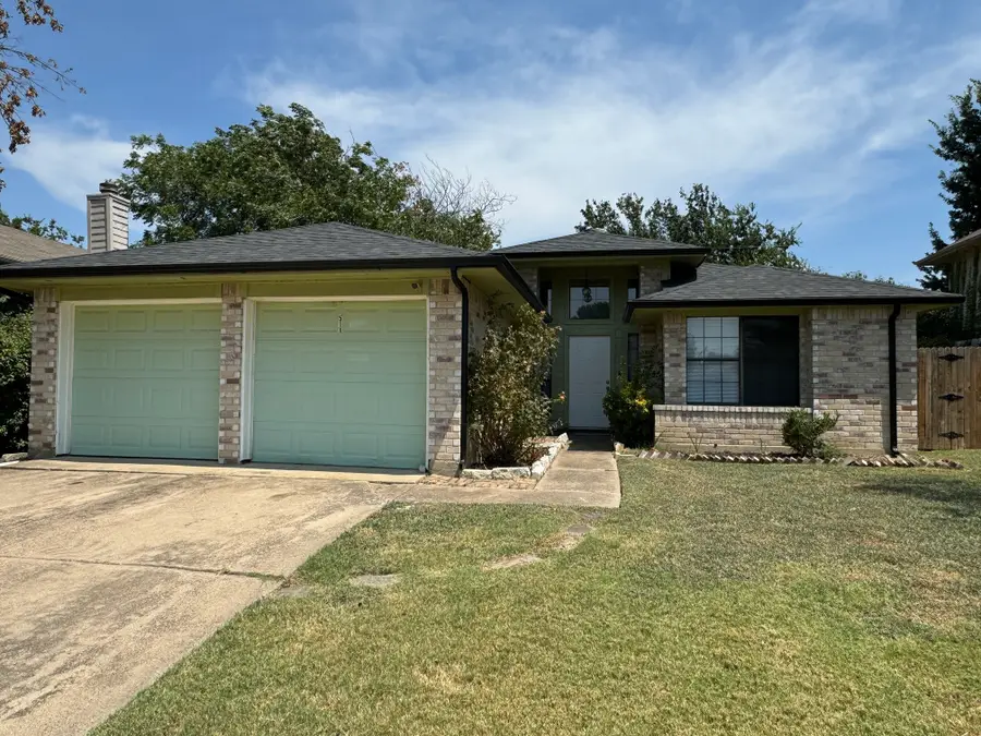 6511 Devine Drive, Arlington, TX 76001 - Image #3