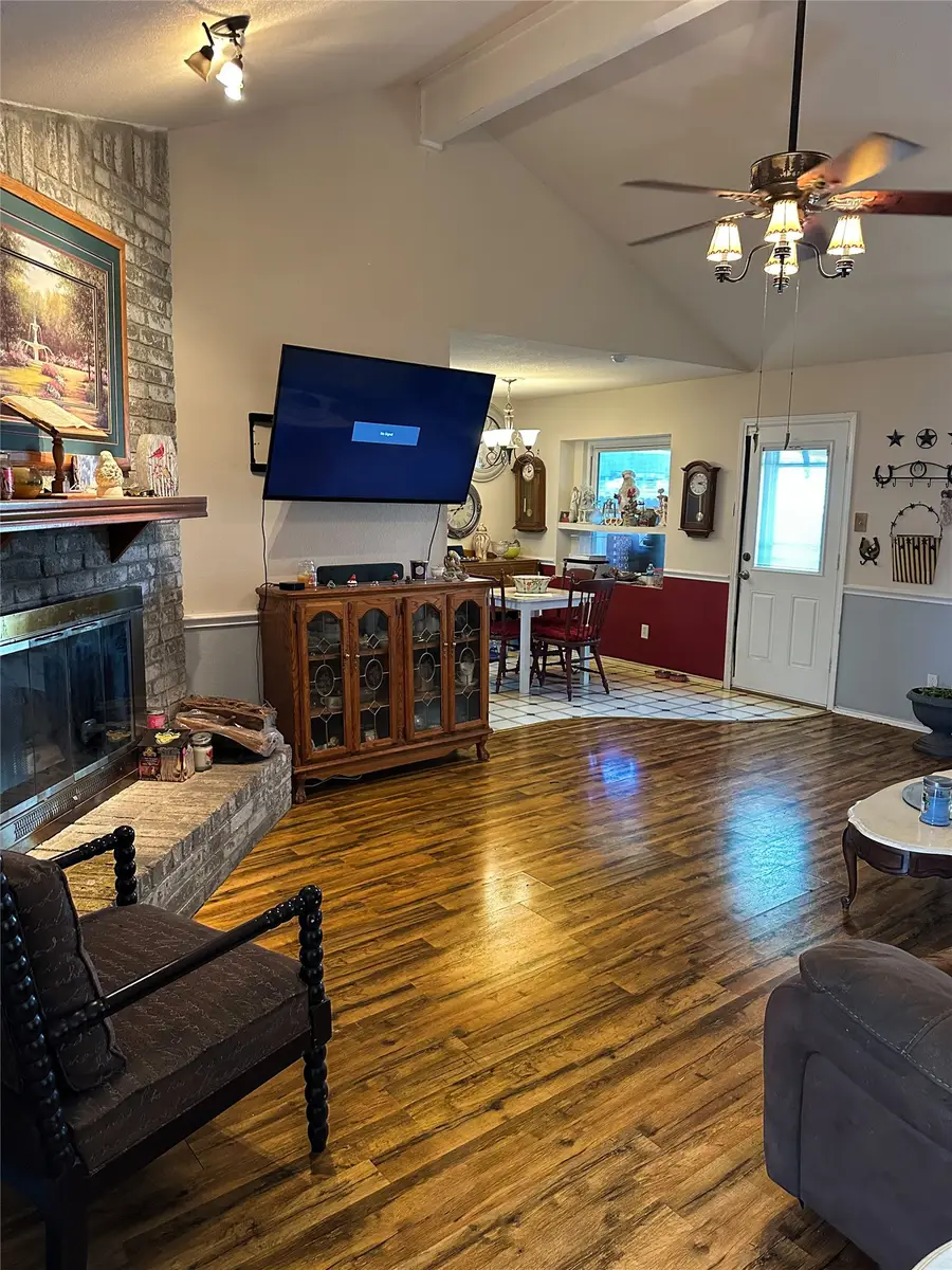 1324 N Creek Drive, Saginaw, TX 76179 - Image #3