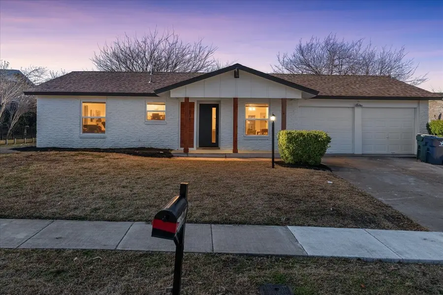 706 N Hunters Glen Circle, Arlington, TX 76015 - Image #2