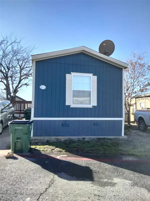 709 N Collins Freeway #70, Howe, TX 75459