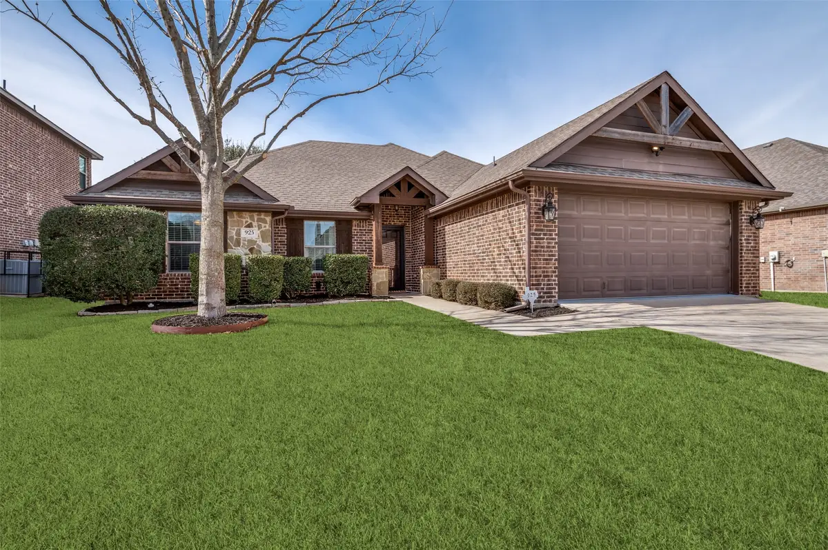 925 Westminster Drive, Midlothian, TX 76065 - Image #1
