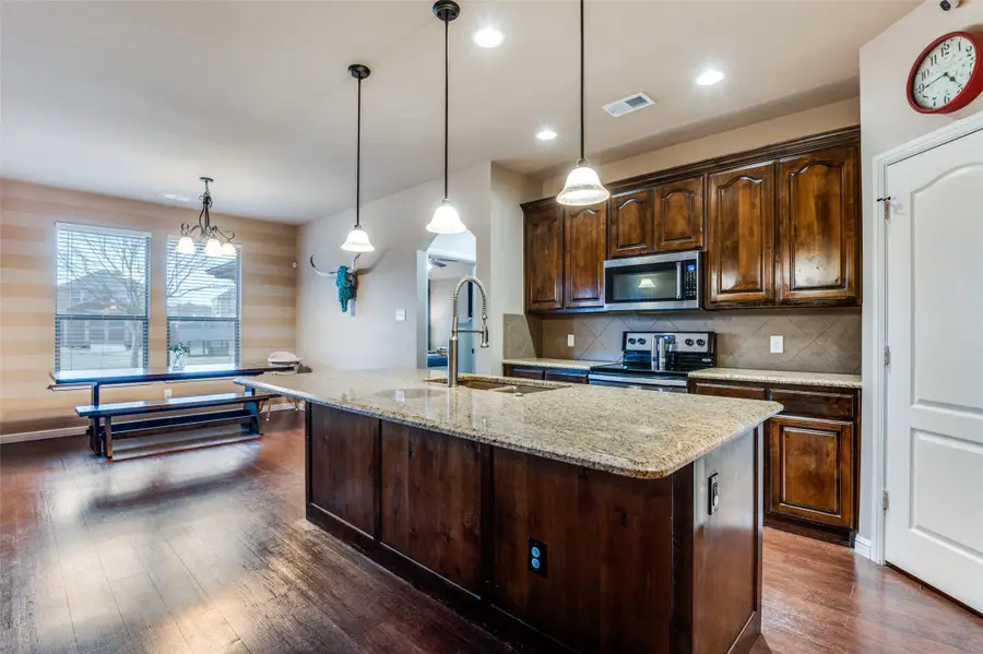 925 Westminster Drive, Midlothian, TX 76065 - Image #3