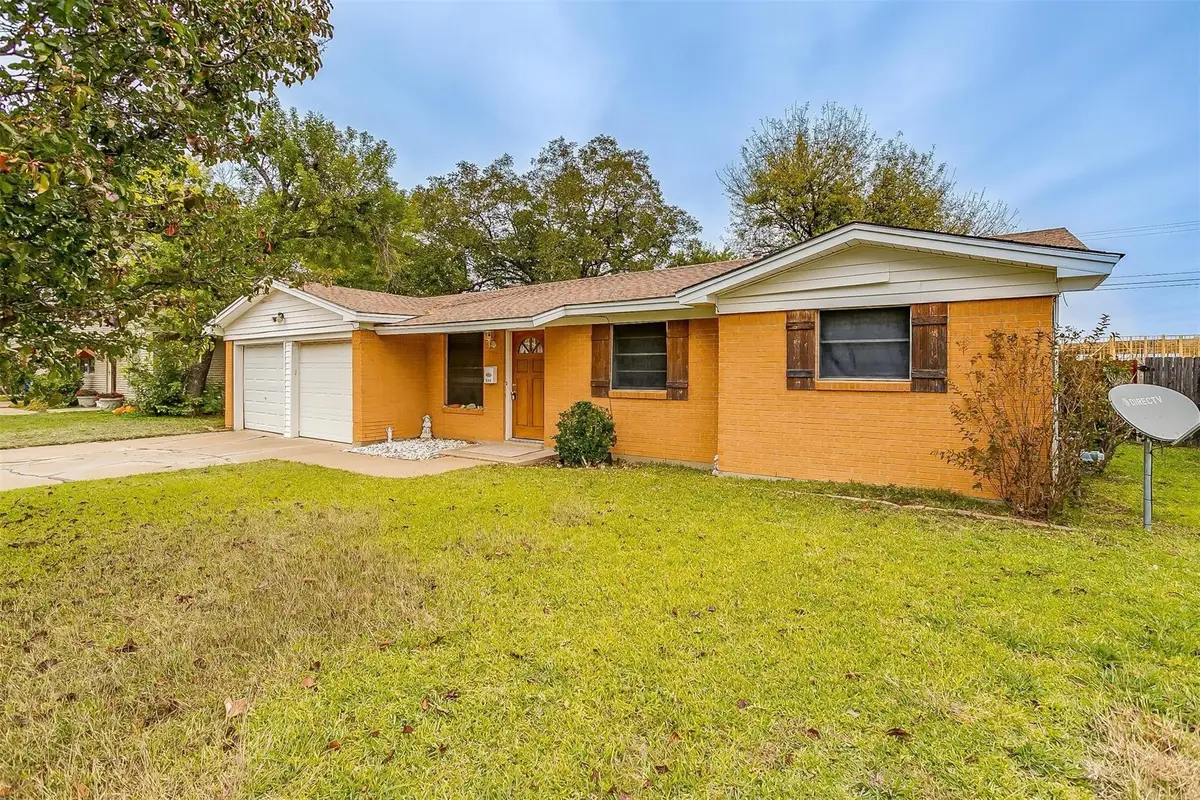 120 Wanda Way, Burleson, TX 76028 - #1