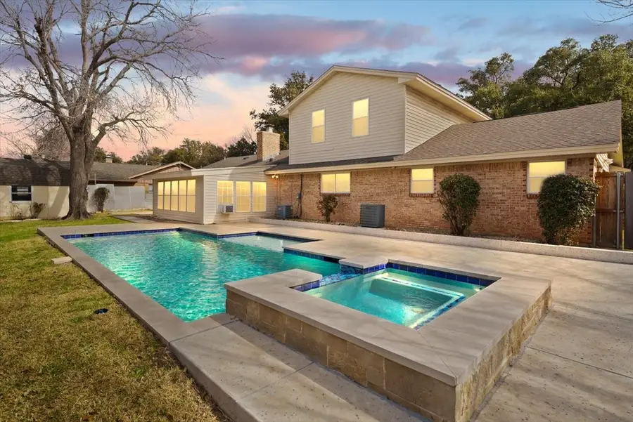 4013 Golden Oaks Drive, Haltom City, TX 76117 - #3