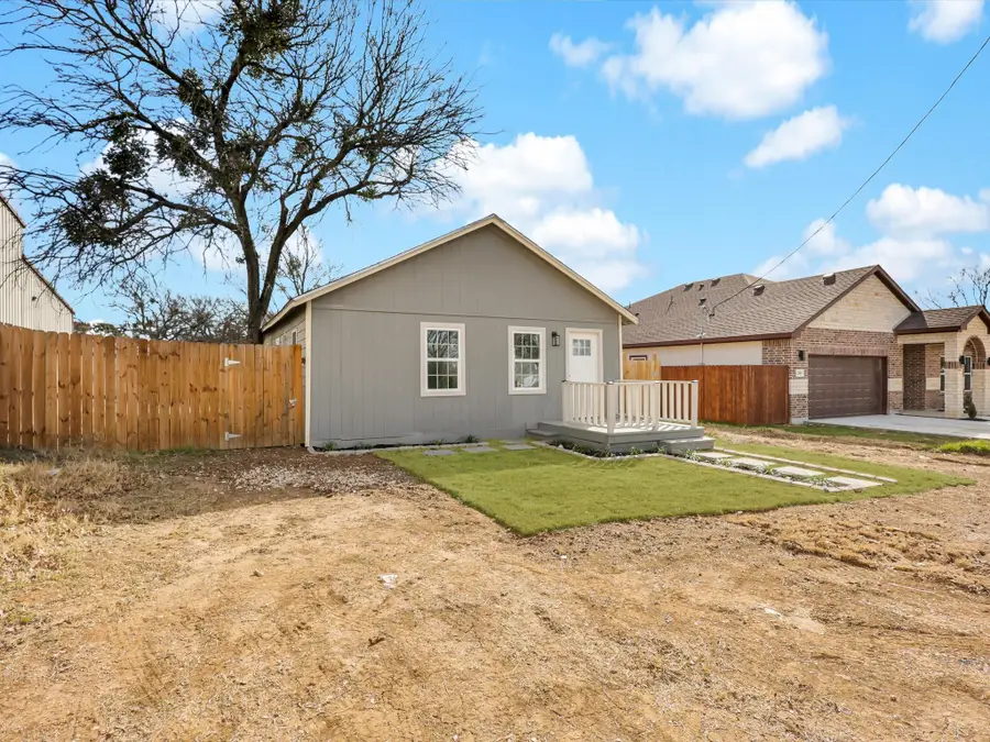 2001 Edmonia Court, Fort Worth, TX 76105 - #2