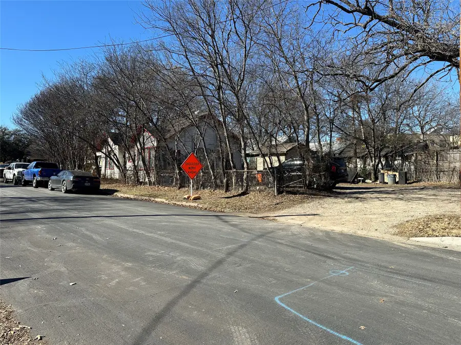 700 N Clinton Avenue, Dallas, TX 75208 - Image #2