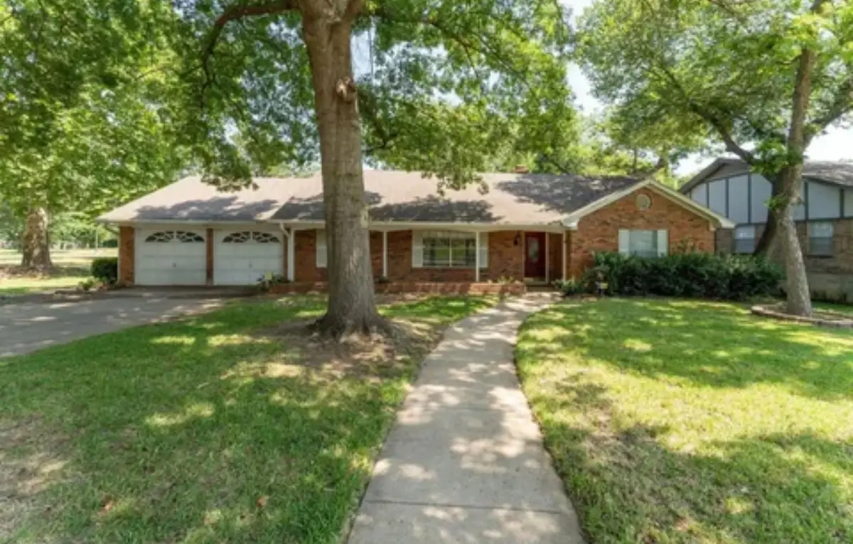 4215 Southcrest Drive, Arlington, TX 76013 - #1