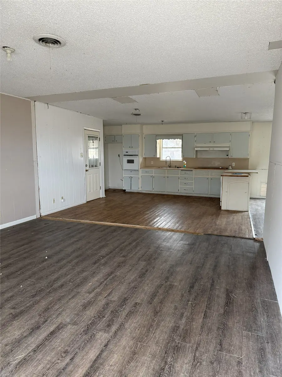 112 Big Bass Road, West, TX 76691 - #2