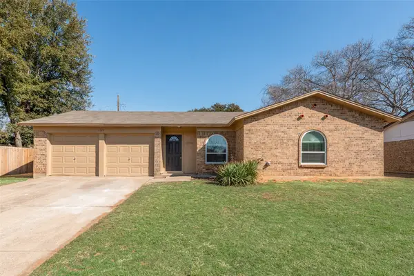 1124 Sherwood Drive, Bedford, TX 76022
