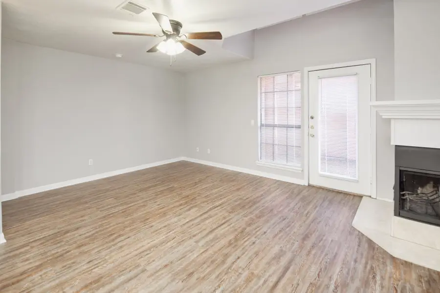 1305 W Villa Maria Road #C106, Bryan, TX 77801 - Image #3