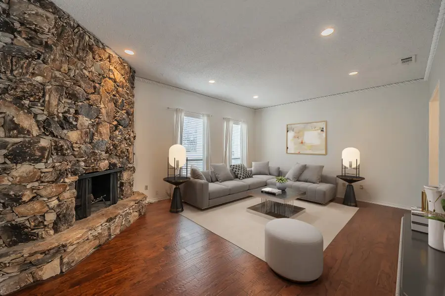 3020 Stonehenge Lane, Carrollton, TX 75006 - #3