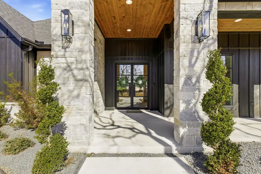 1028 Genoa Drive, Weatherford, TX 76087 - Image #2