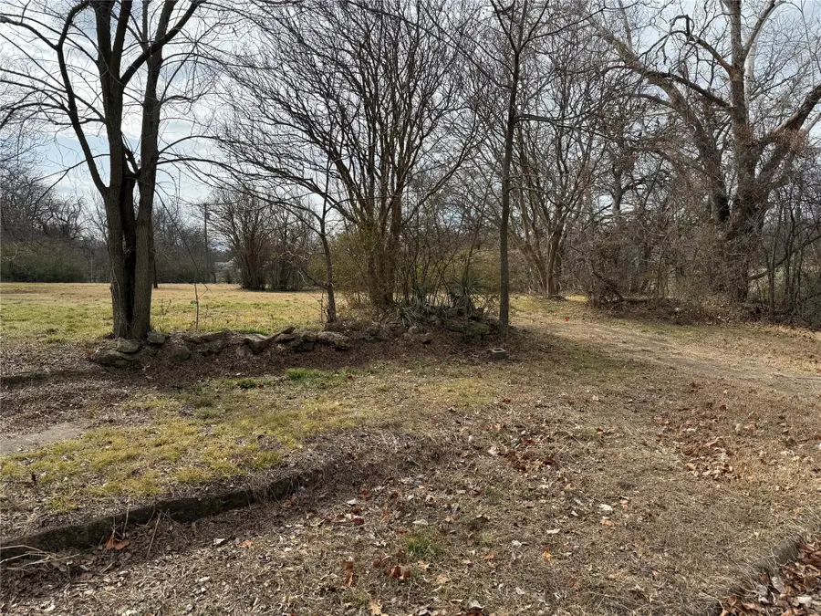 228 E Nelson Street, Denison, TX 75021 - Image #3