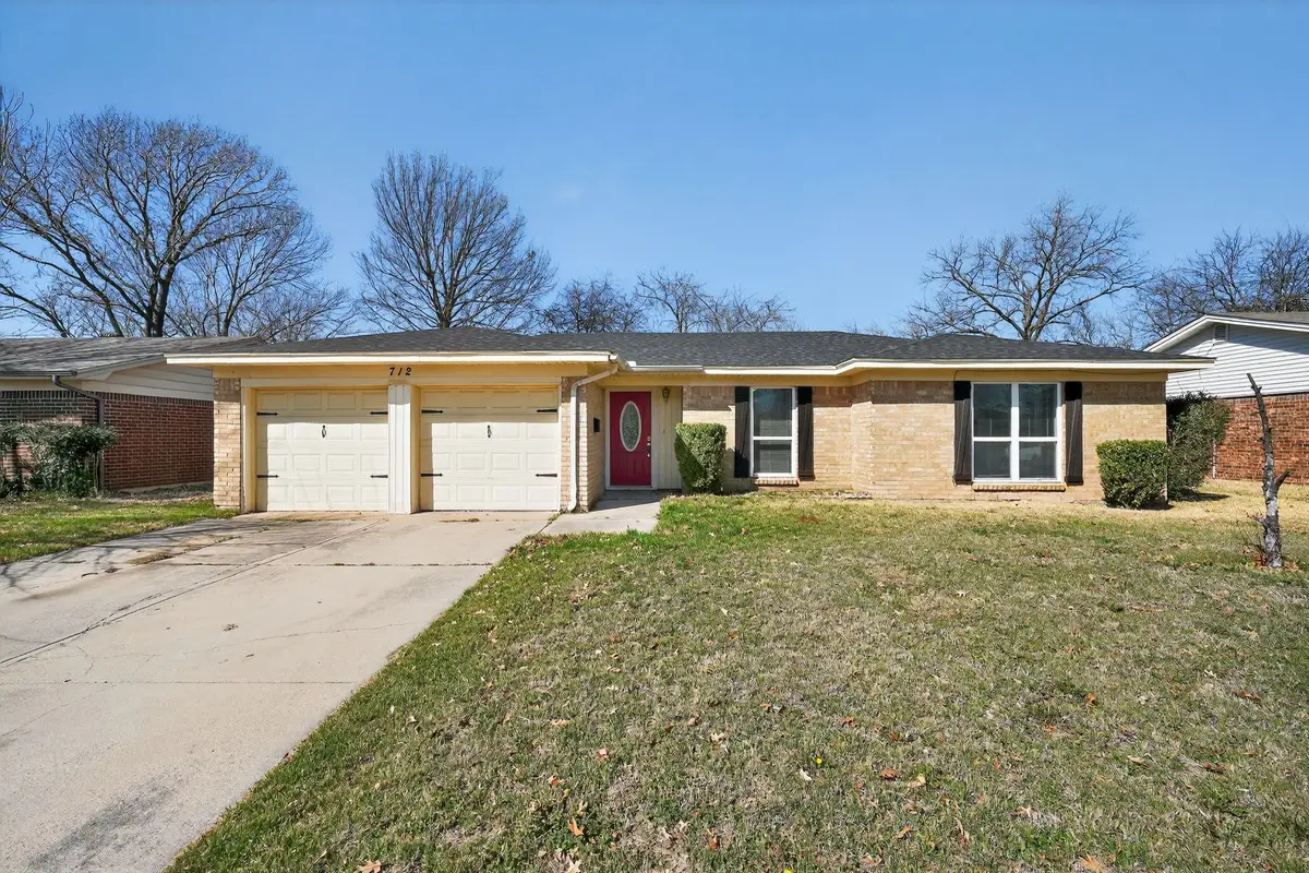 712 Sue Ann Lane, Burleson, TX 76028 - #1