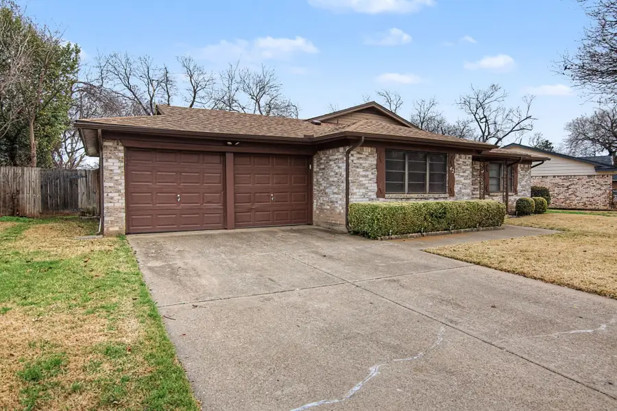 42 Page Street, Hurst, TX 76053 - #2