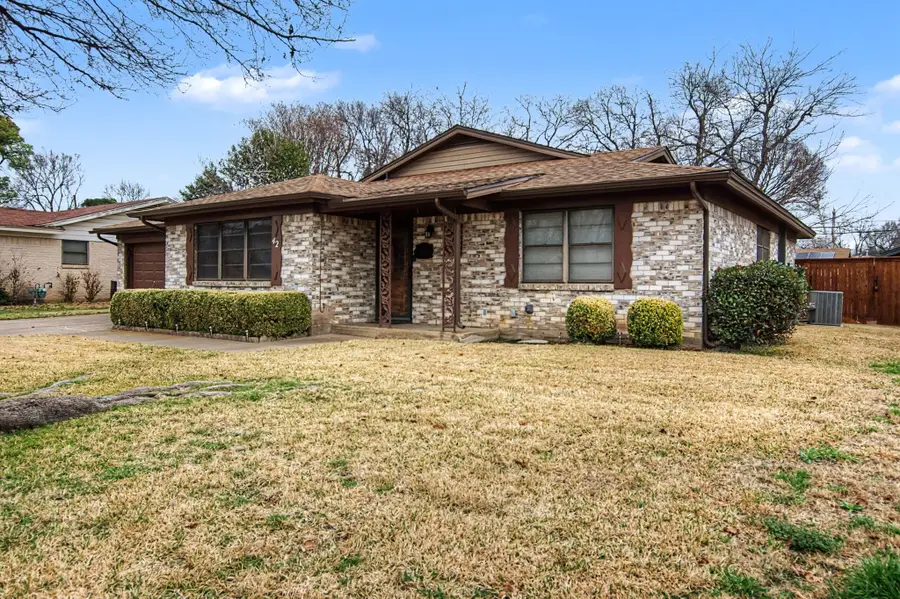 42 Page Street, Hurst, TX 76053 - #3
