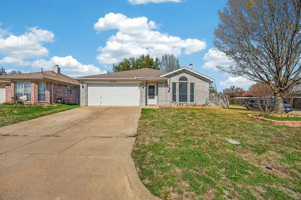 1929 Overland Street, Fort Worth, TX 76131